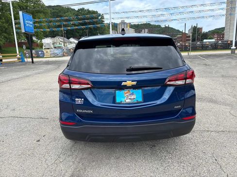 Used 2022 Chevrolet Equinox LS w/ LS Convenience Package AWD/4WD image 4