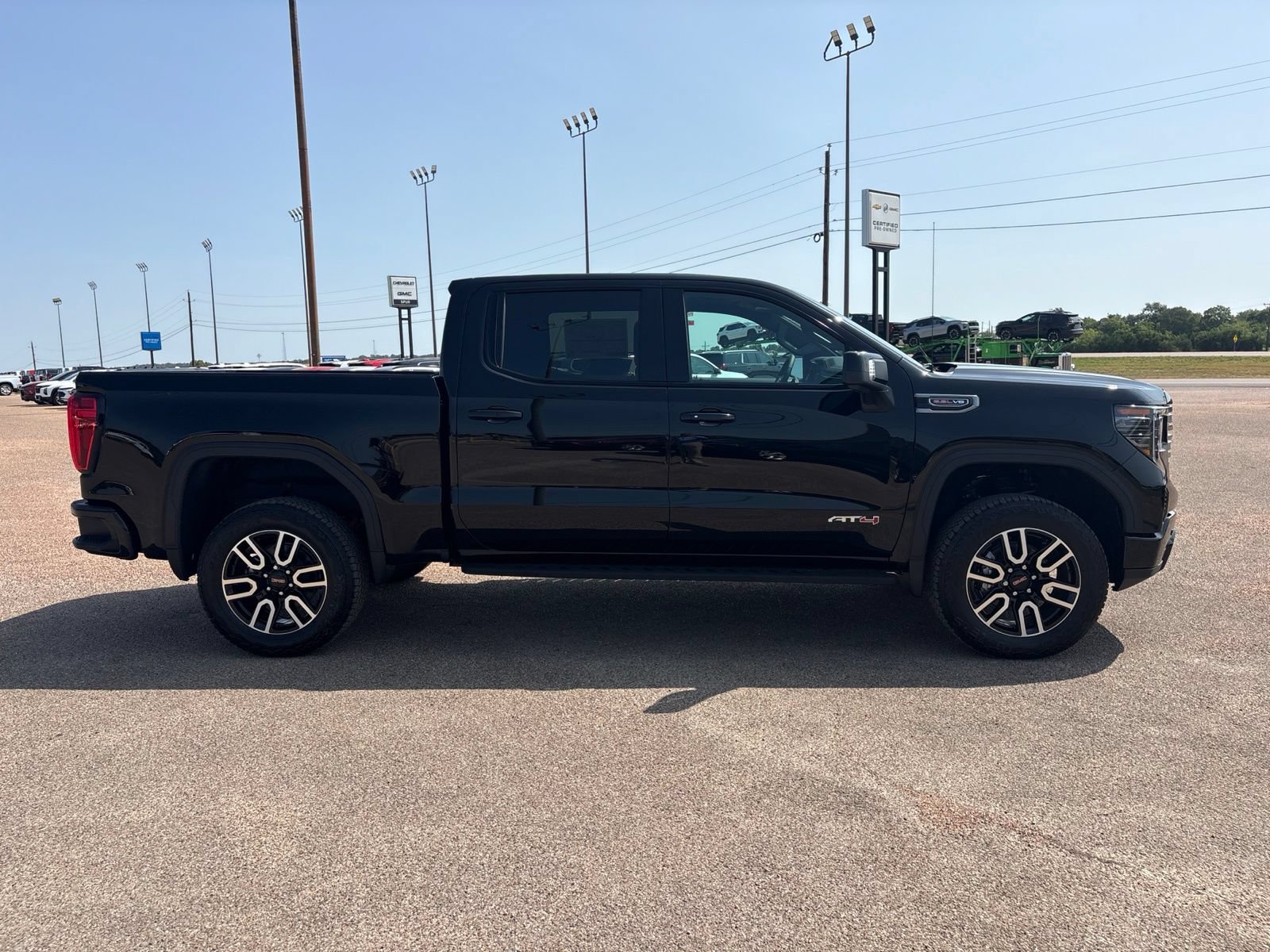 New 2026 GMC Sierra 1500 AT4 w/ AT4 Premium Package AWD/4WD image 7