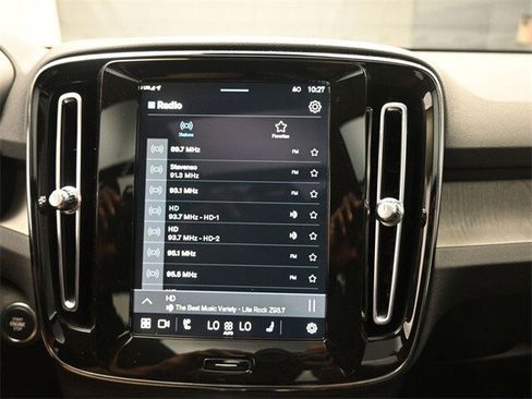 Certified 2024 Volvo XC40 B5 Plus w/ Protection Package Premier image 11