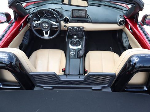 Used 2016 MAZDA MX-5 Miata Grand Touring RWD image 31