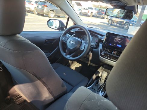 Used 2025 Toyota Corolla LE image 14