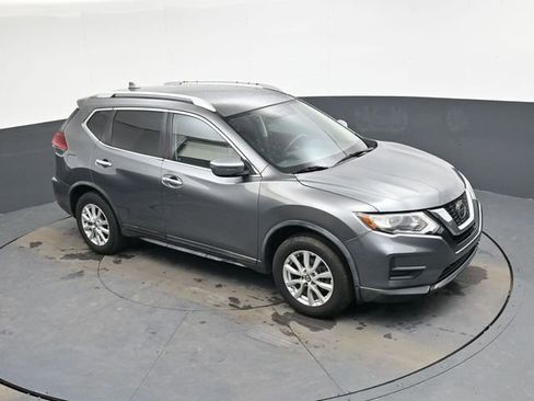 Used 2018 Nissan Rogue SV image 18