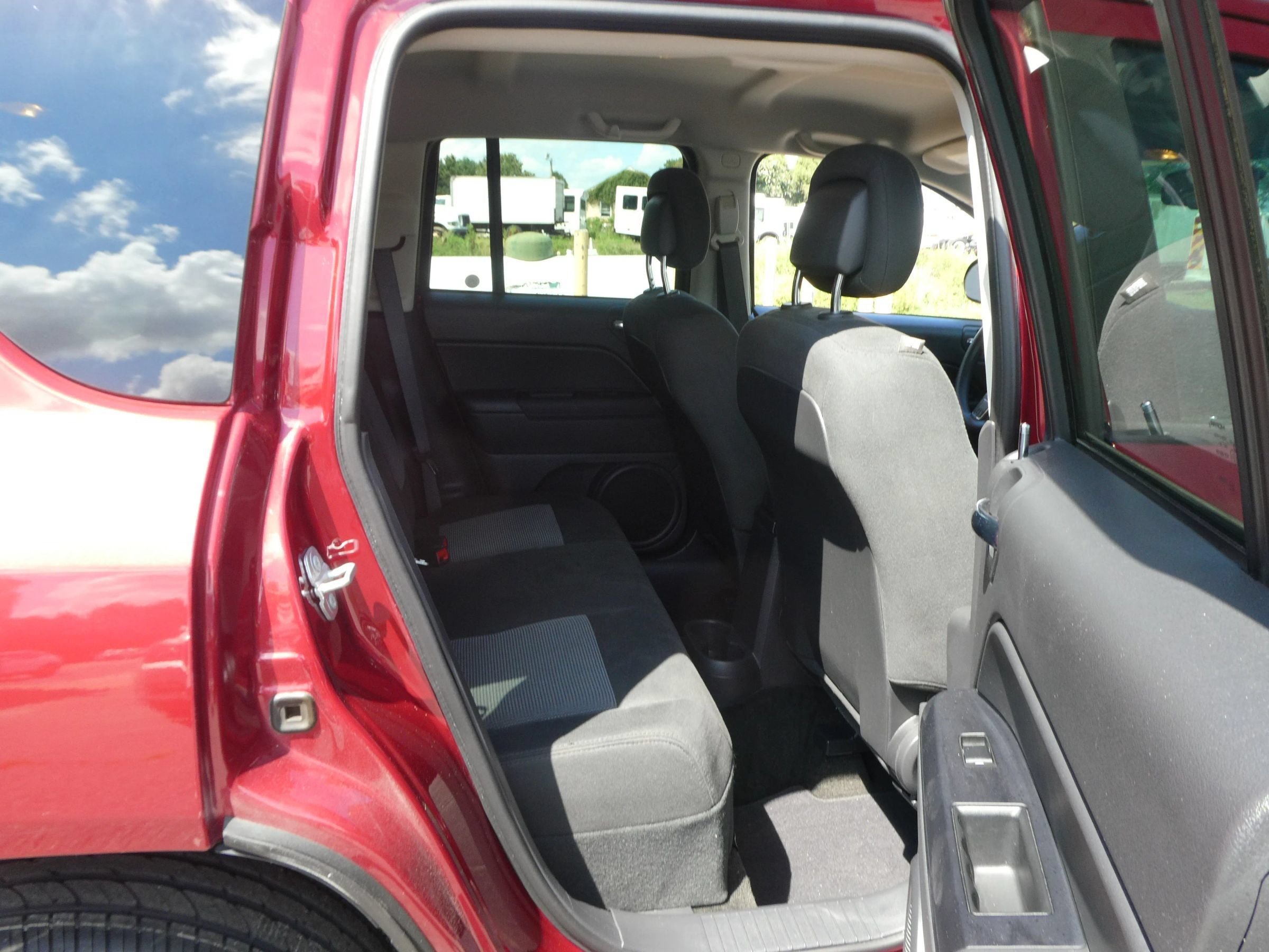 Used 2015 Jeep Compass Sport w/ Power Value Group FWD image 24