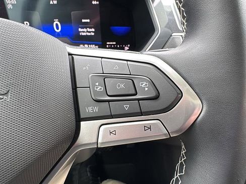 Used 2022 Volkswagen Tiguan SE w/ Panoramic Sunroof Package image 20