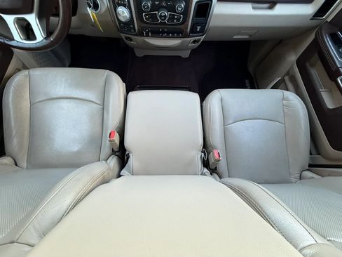Used 2017 RAM 1500 Laramie AWD/4WD image 48