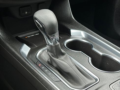 Used 2023 Chevrolet Traverse LT image 21