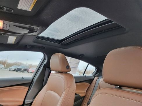 Used 2019 Chevrolet Cruze Diesel w/ Sun And Sound Package image 4