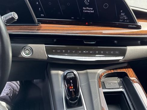 Used 2021 Cadillac Escalade Premium Luxury AWD/4WD image 5