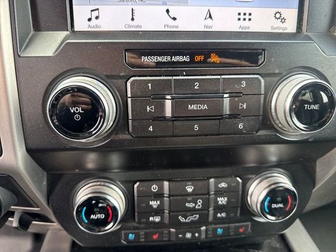 Used 2019 Ford F150 Platinum w/ Trailer Tow Package RWD image 25