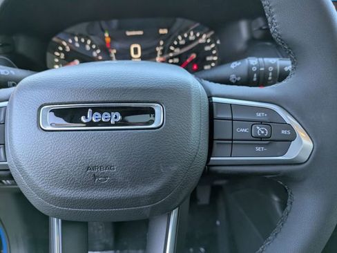 New 2026 Jeep Compass Latitude image 16