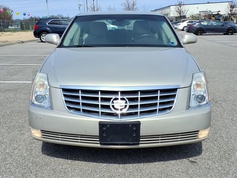 Used 2009 Cadillac DTS Base image 9