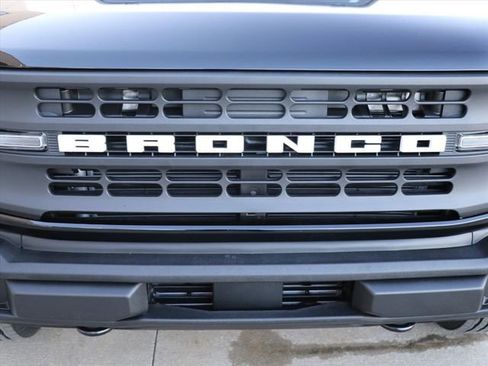 New 2025 Ford Bronco 4-Door image 8