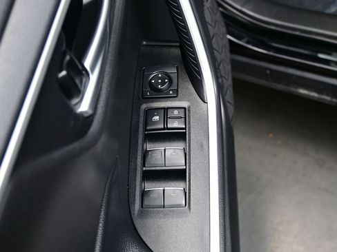Used 2025 Toyota RAV4 XLE AWD/4WD image 10