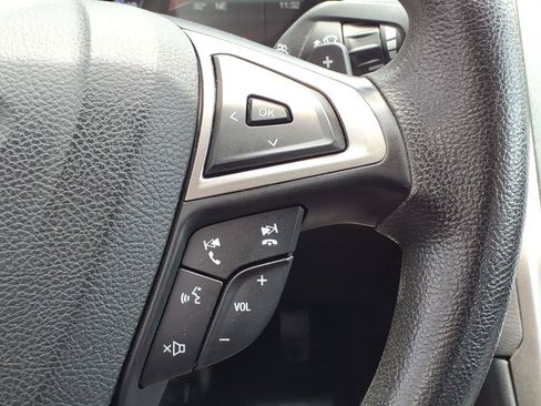 Used 2018 Ford Fusion SE w/ Fusion SE Technology Package FWD image 19
