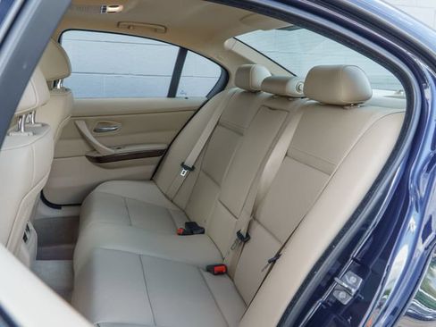 Used 2010 BMW 328i xDrive Sedan AWD/4WD image 18