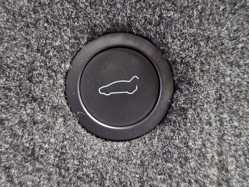 Used 2023 Tesla Model S Standard Range image 22