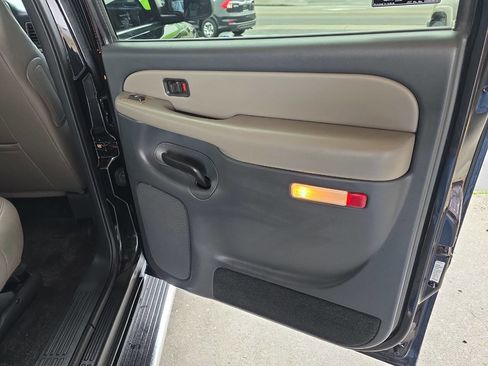 Used 2000 Chevrolet Suburban LS w/ LS Preferred Equipment Group image 27