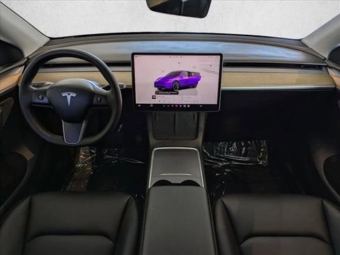 Used 2022 Tesla Model Y Long Range AWD/4WD image 18