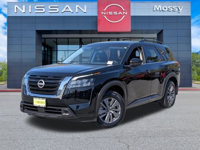 Used 2025 Nissan Pathfinder SV