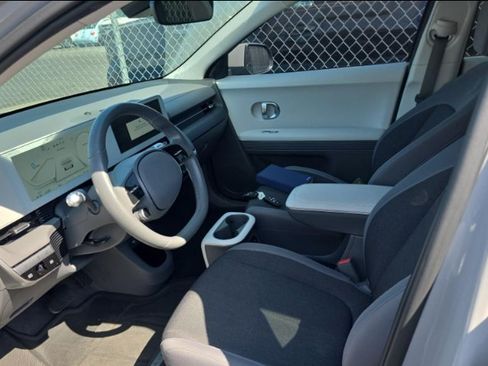 Used 2024 Hyundai Ioniq 5 SEL RWD image 3