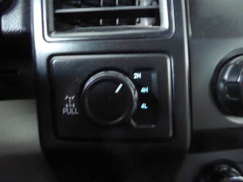 Used 2019 Ford F150 XL w/ Equipment Group 101A Mid AWD/4WD image 14