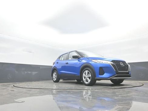 Used 2023 Nissan Kicks S FWD image 32