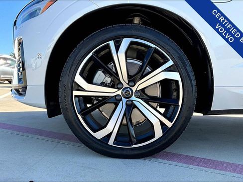 Used 2024 Volvo XC60 T8 Ultimate w/ Protection Package Premier image 11