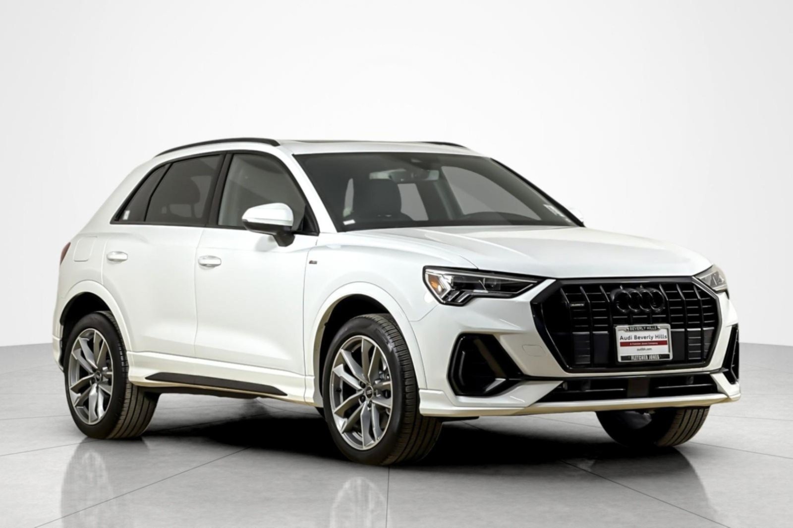 Used 2024 Audi Q3 2.0T Premium w/ Convenience Package AWD/4WD image 7