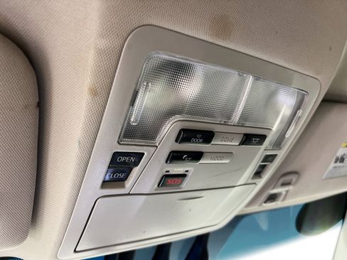 Used 2014 Toyota Avalon Limited image 19