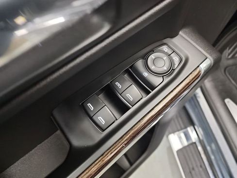 Used 2019 GMC Sierra 1500 SLE w/ SLE Value Package image 19