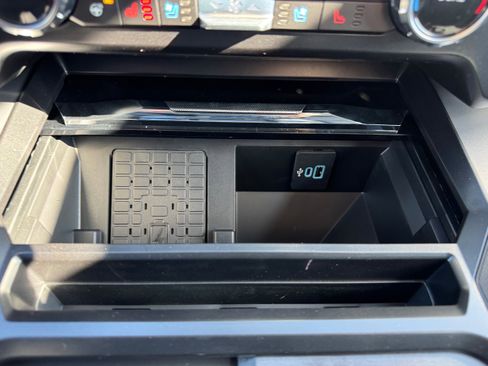 New 2026 Ford F250 Lariat w/ Black Appearance Package image 28