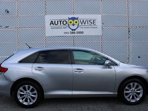 Used 2013 Toyota Venza LE FWD image 4