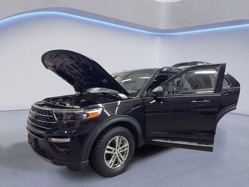 Used 2020 Ford Explorer XLT w/ Equipment Group 202A image 9