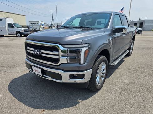Used 2025 Ford F150 Lariat w/ Equipment Group 501A Mid AWD/4WD image 7