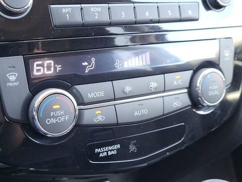 Used 2014 Nissan Rogue SV AWD/4WD image 22