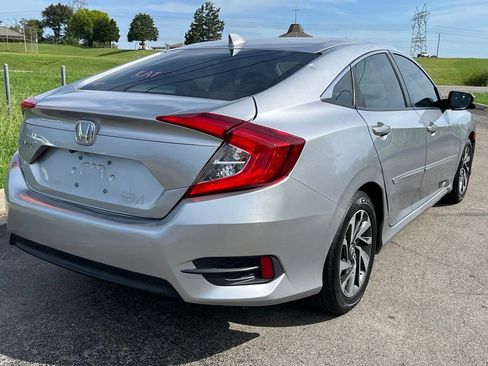 Used 2018 Honda Civic EX image 9