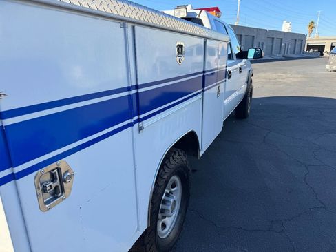 Used 2005 Chevrolet Silverado 2500 4x4 Crew Cab image 19
