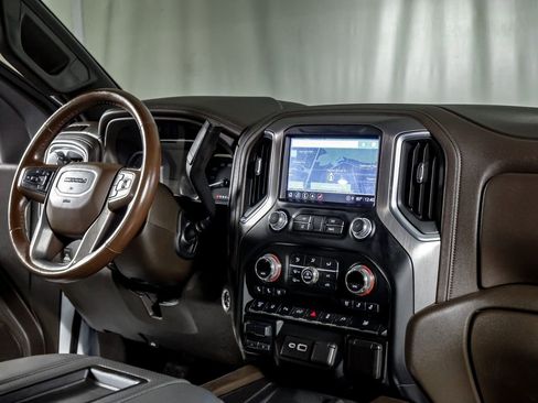 Used 2021 GMC Sierra 3500 Denali w/ Denali Ultimate Package AWD/4WD image 23