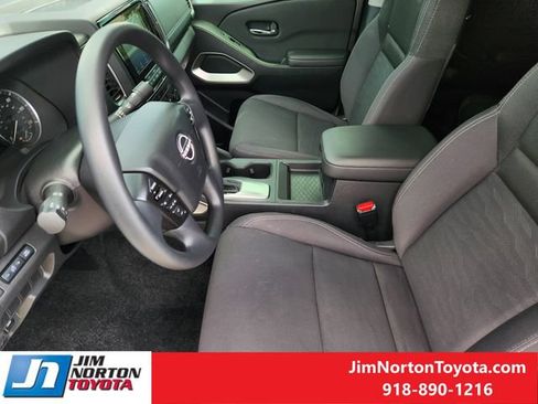 Used 2024 Nissan Frontier SV AWD/4WD image 13