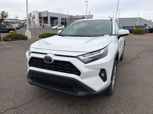 Used 2025 Toyota RAV4 XLE Premium image 5