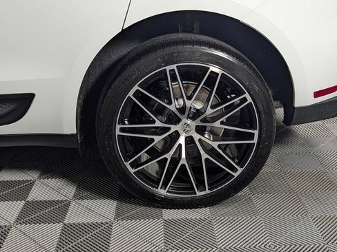 New 2026 Porsche Macan AWD/4WD image 11