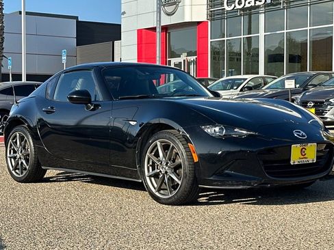 Used 2018 MAZDA MX-5 Miata RF Grand Touring image 2