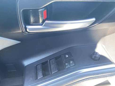 Used 2023 Toyota Highlander XLE AWD/4WD image 13