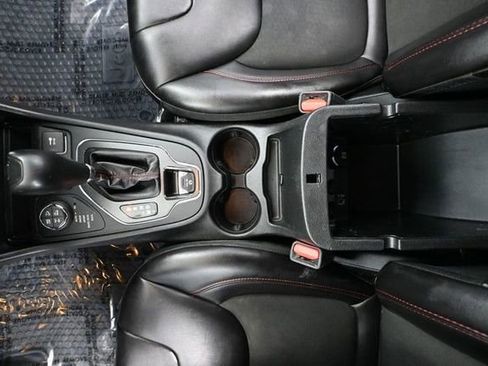 Used 2019 Jeep Cherokee Trailhawk image 34