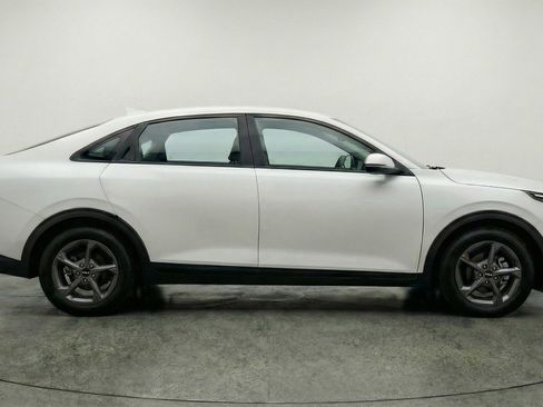Used 2025 Kia K4 LXS image 11