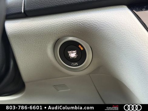 Used 2020 Chrysler Pacifica Touring-L Plus w/ Advanced Safetytec Group FWD image 30