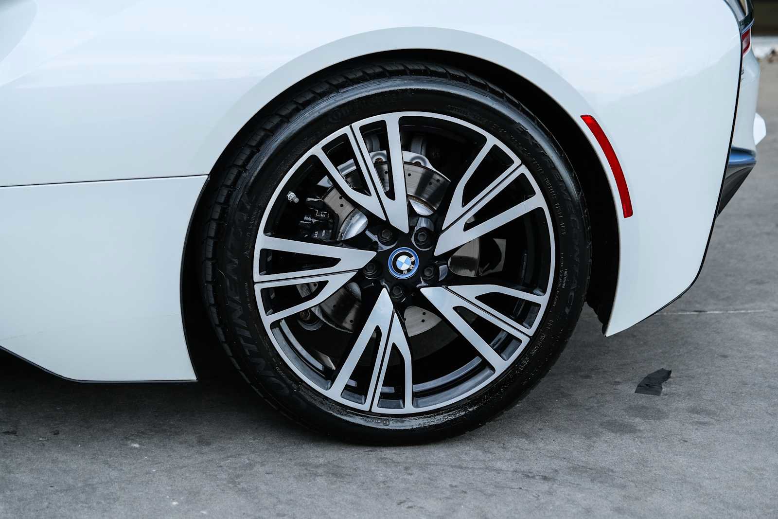 Used 2015 BMW i8 AWD/4WD image 19