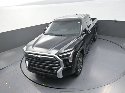 Used 2025 Toyota Tundra Limited AWD/4WD image 14