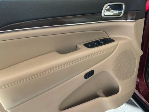 Certified 2018 Jeep Grand Cherokee Limited AWD/4WD image 13