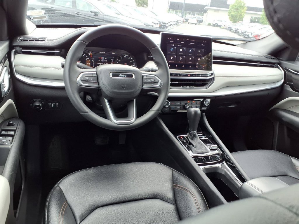 Used 2024 Jeep Compass Limited AWD/4WD image 5